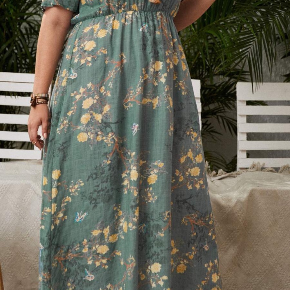 Plus Green Floral A-line V neck Midi Dress - Picture 3 of 6